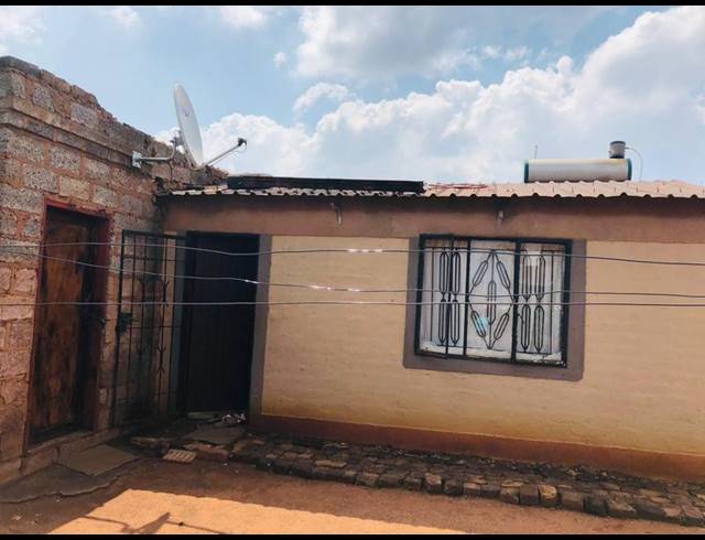 2 BEDROOM HOUSE FOR SALE IN ROODEKOP EXT 21